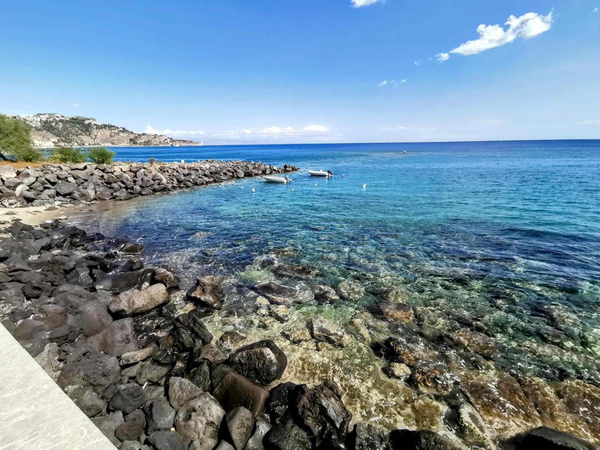 Super Panorama & Astonishing Apartment Seaview Giardini Naxos Luaran gambar
