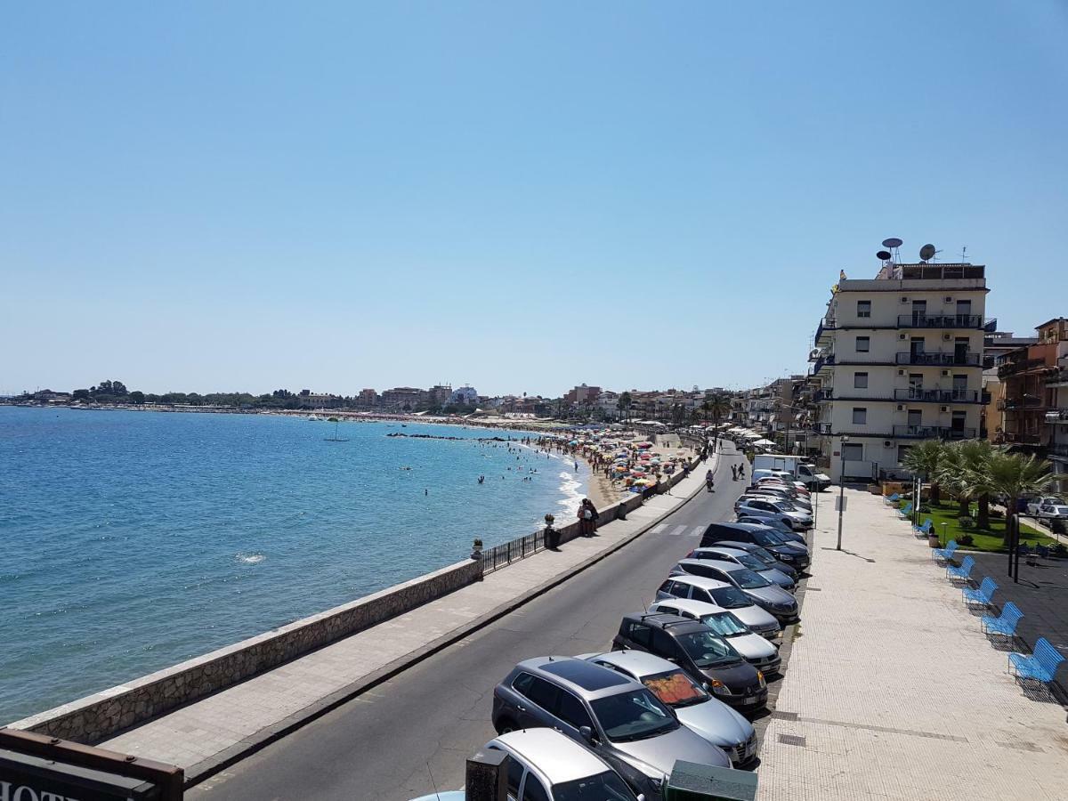 Super Panorama & Astonishing Apartment Seaview Giardini Naxos Luaran gambar