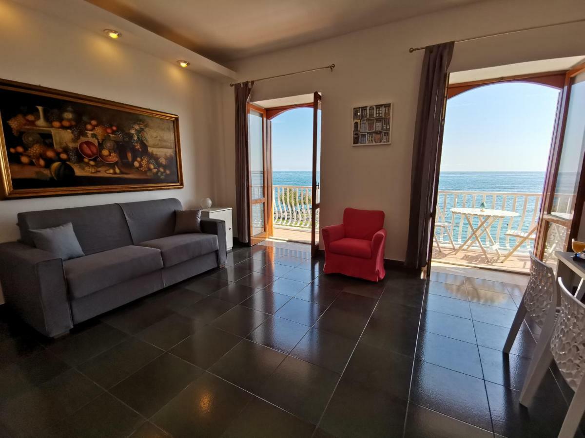 Super Panorama & Astonishing Apartment Seaview Giardini Naxos Luaran gambar