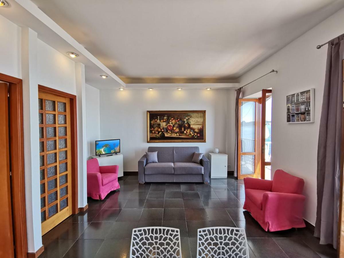 Super Panorama & Astonishing Apartment Seaview Giardini Naxos Luaran gambar
